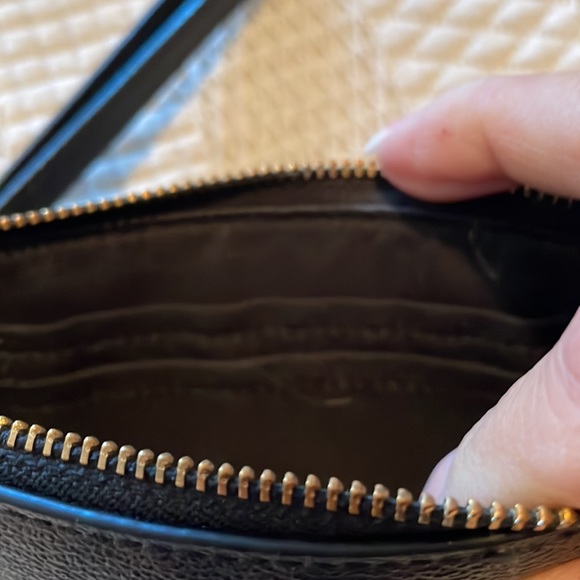 Coach - Picture 5 of 5